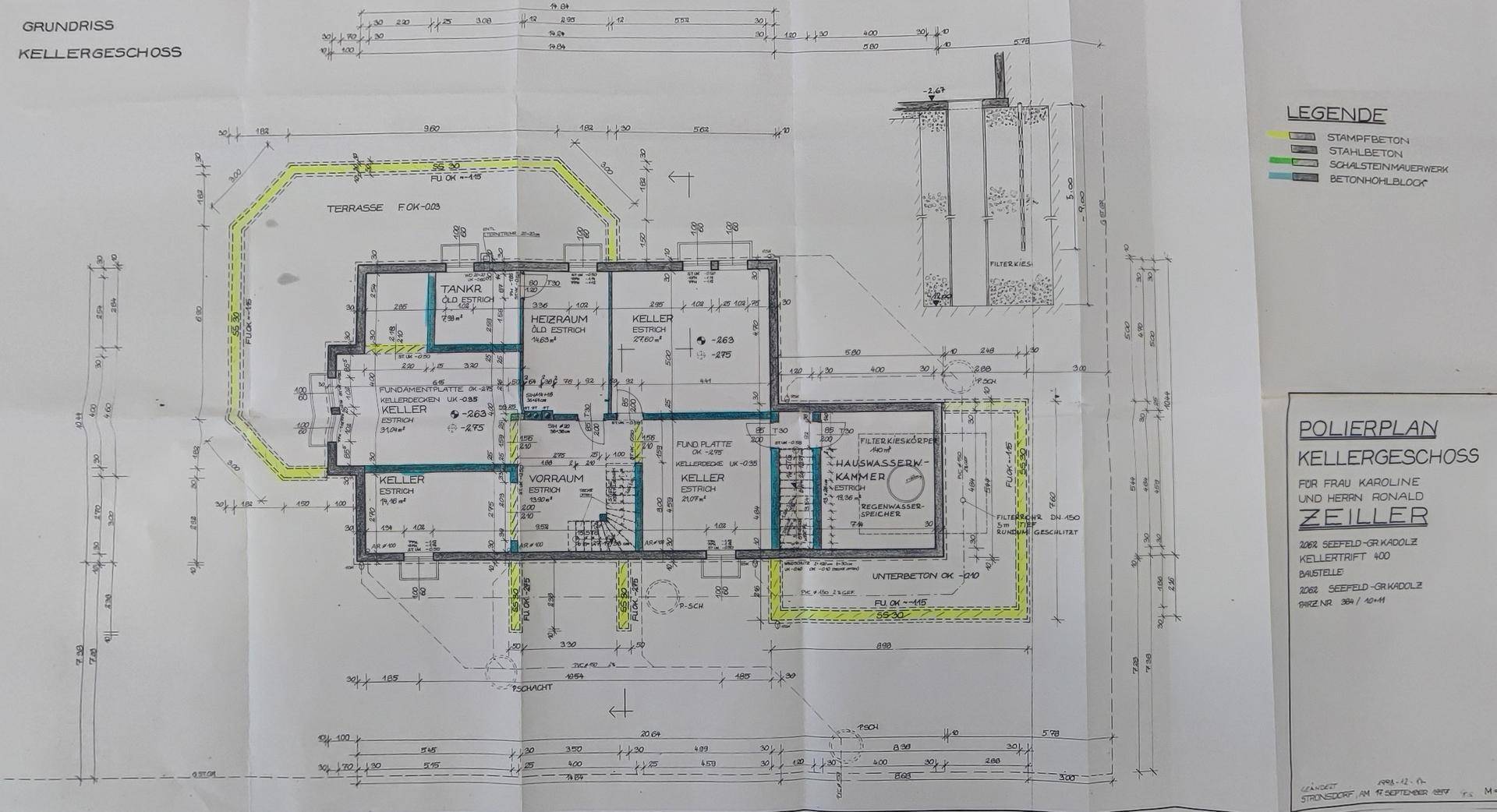 Grundriss des Kellergeschosses mit verschiedenen Kellerräumen, Heizraum und direktem Zugang zur Terrasse.