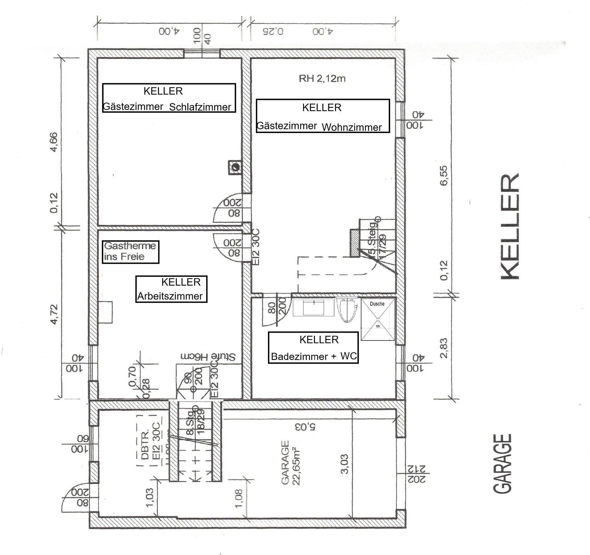 Grundriss des Kellers mit Gästezimmer, Wohnzimmer, Bad und Garage.