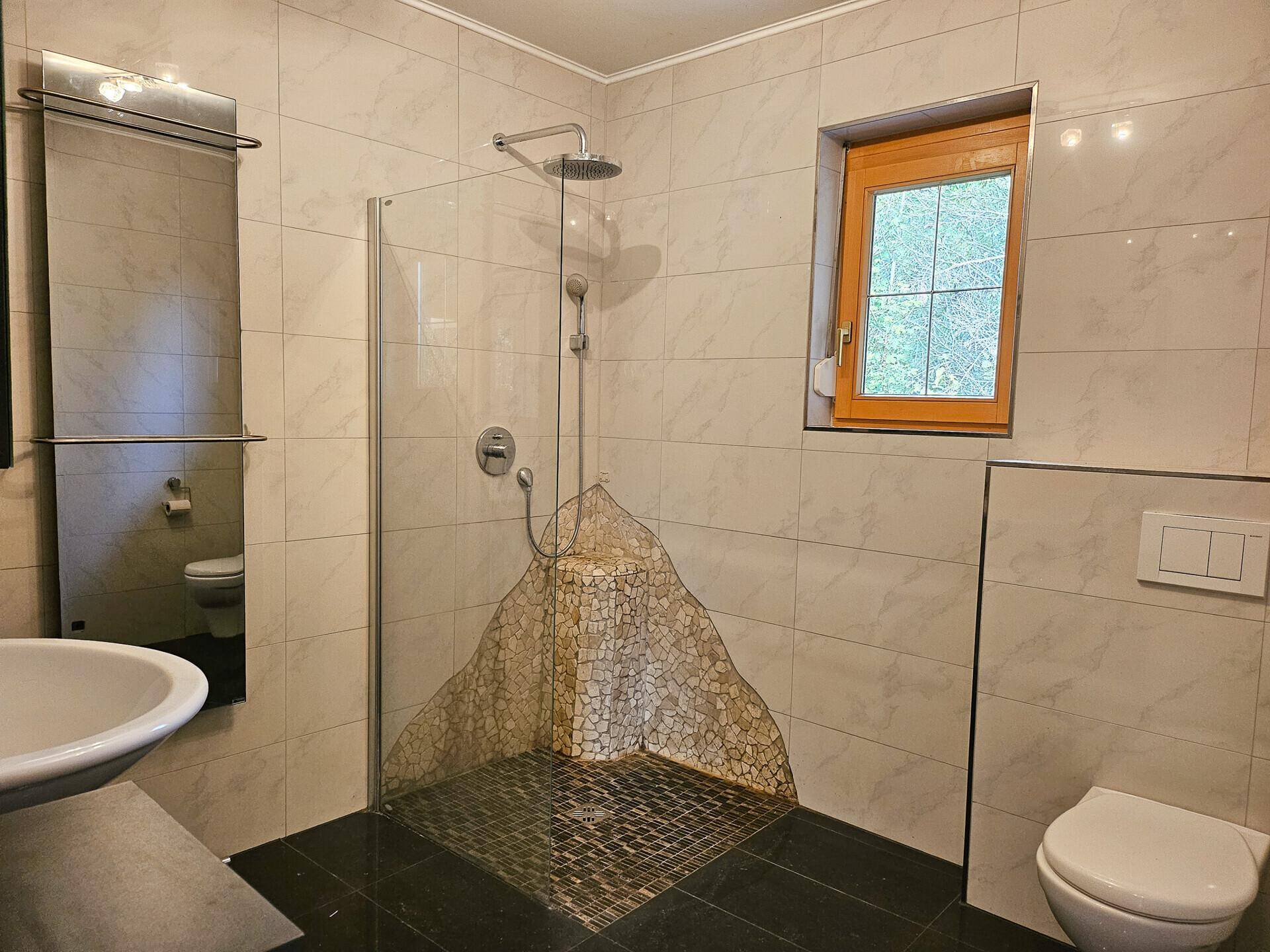 Badezimmer/EG