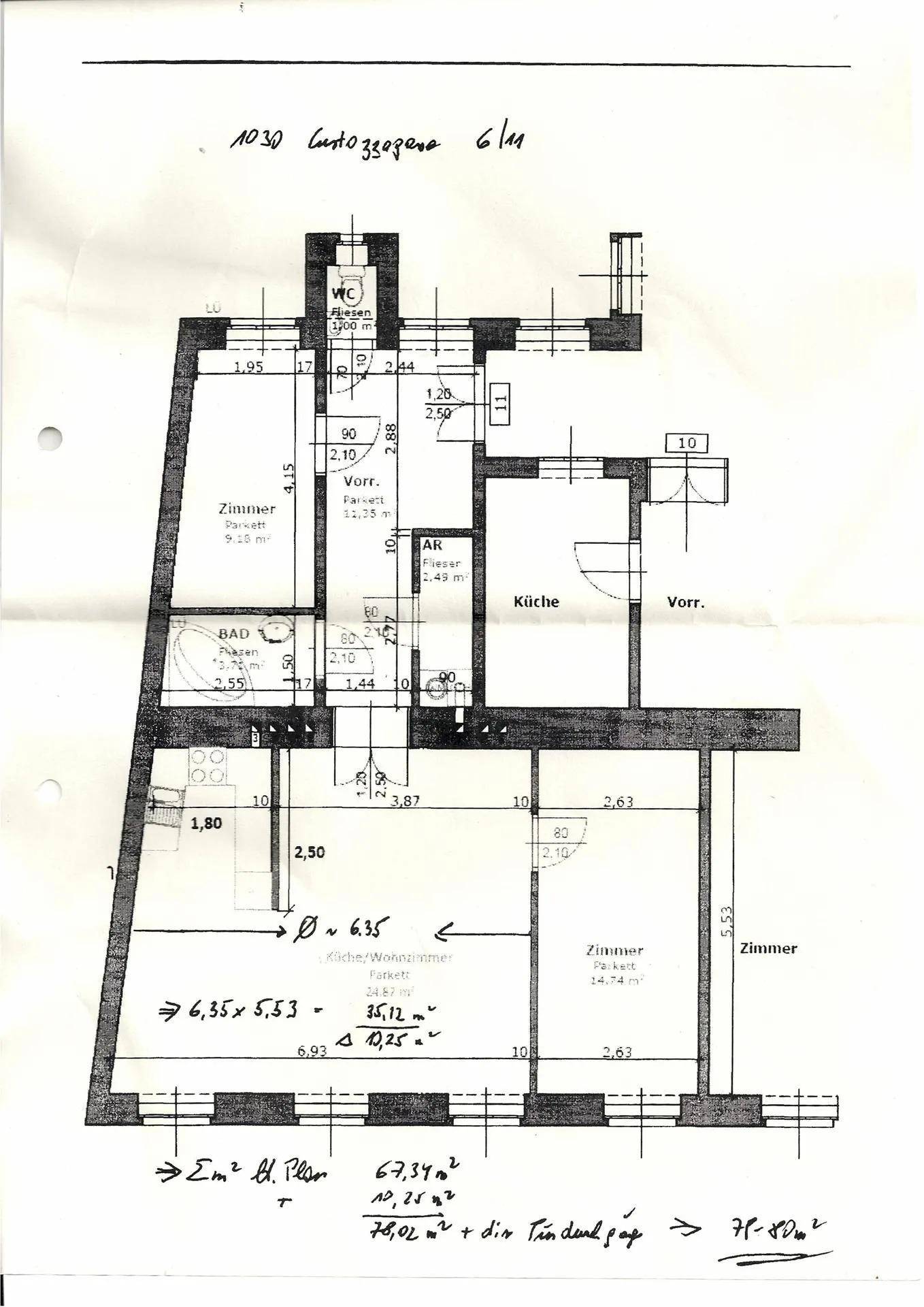 Grundriss der Wohnung mit Raumaufteilung und Maßen.