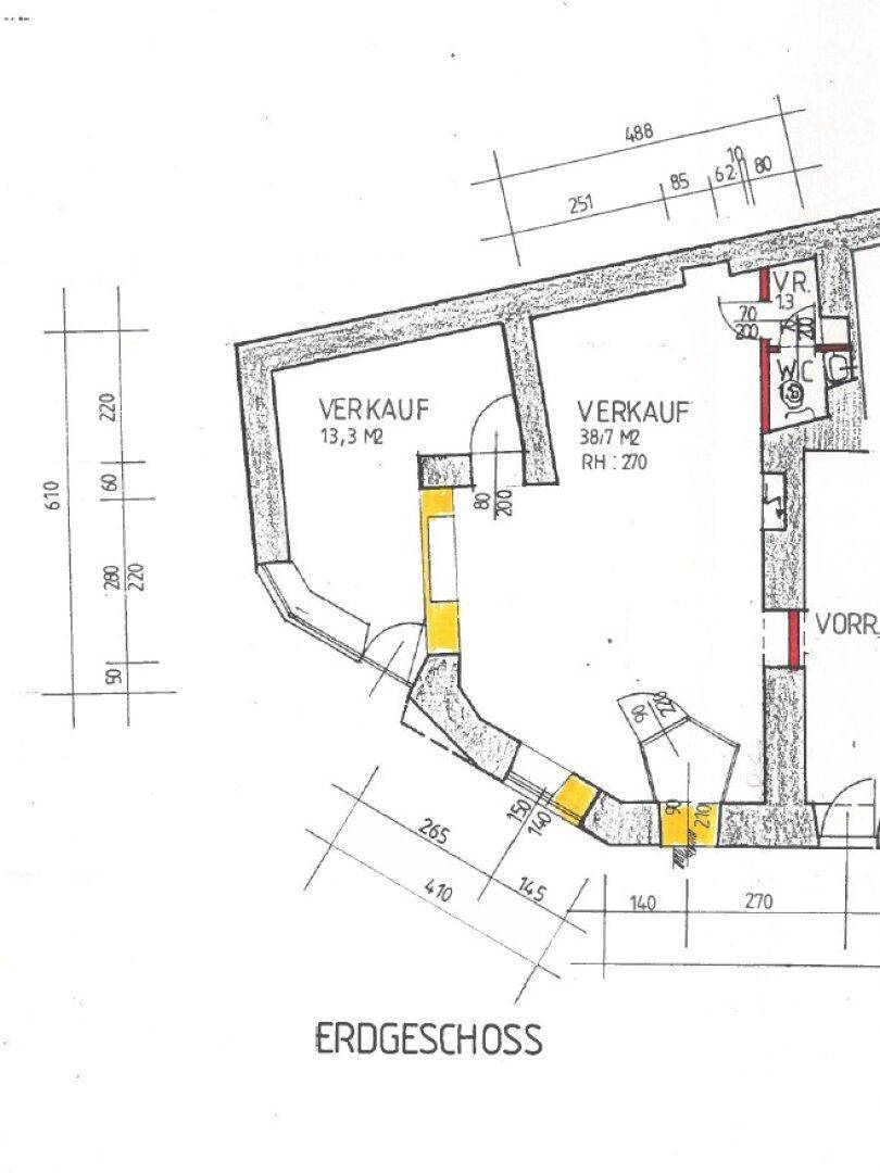 Detaillierter Grundriss des Erdgeschosses mit Verkaufsflächen und Maßen.