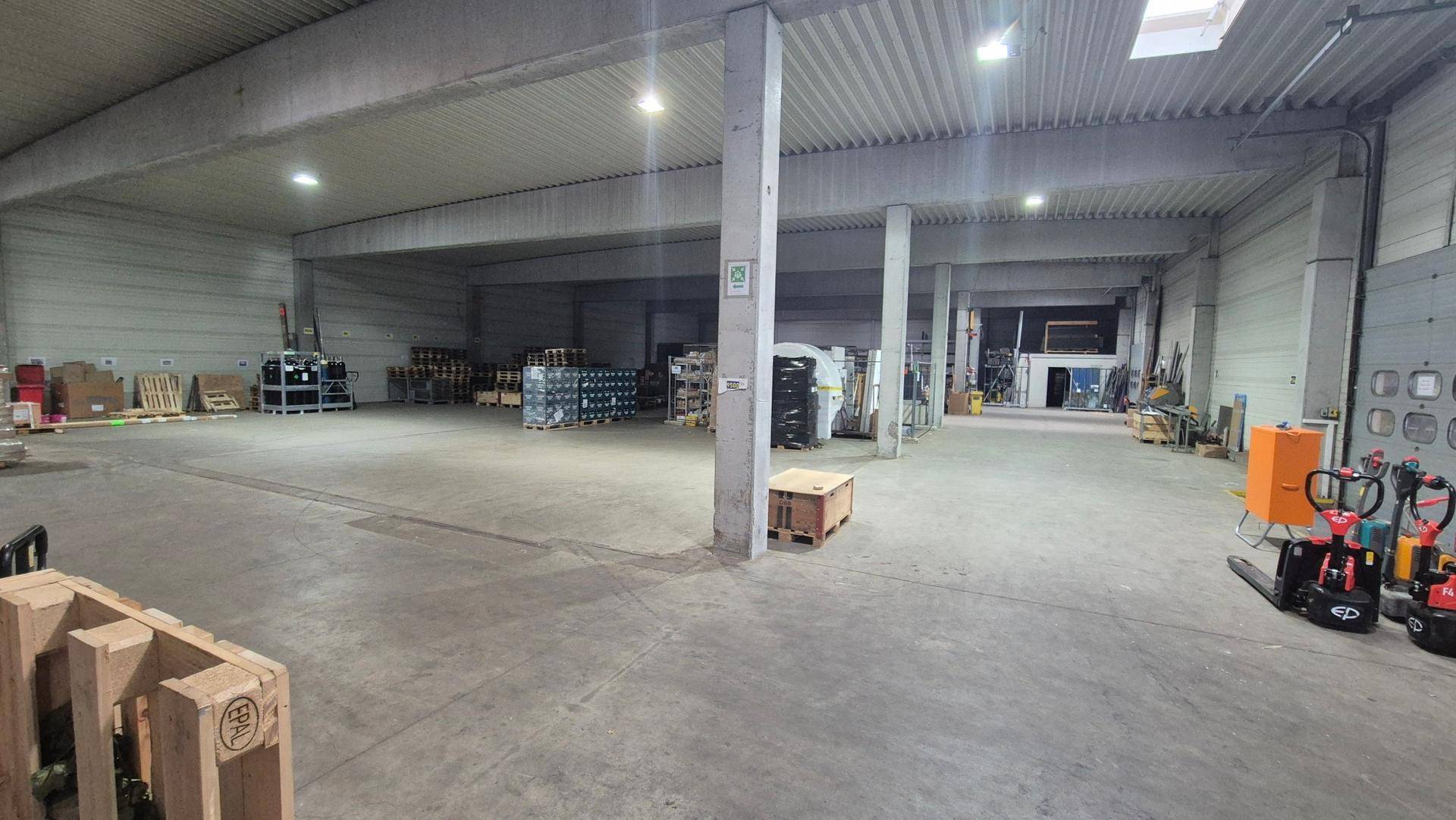 700 m² Lagerhalle mit Verladerampen in Villach – pohled 2