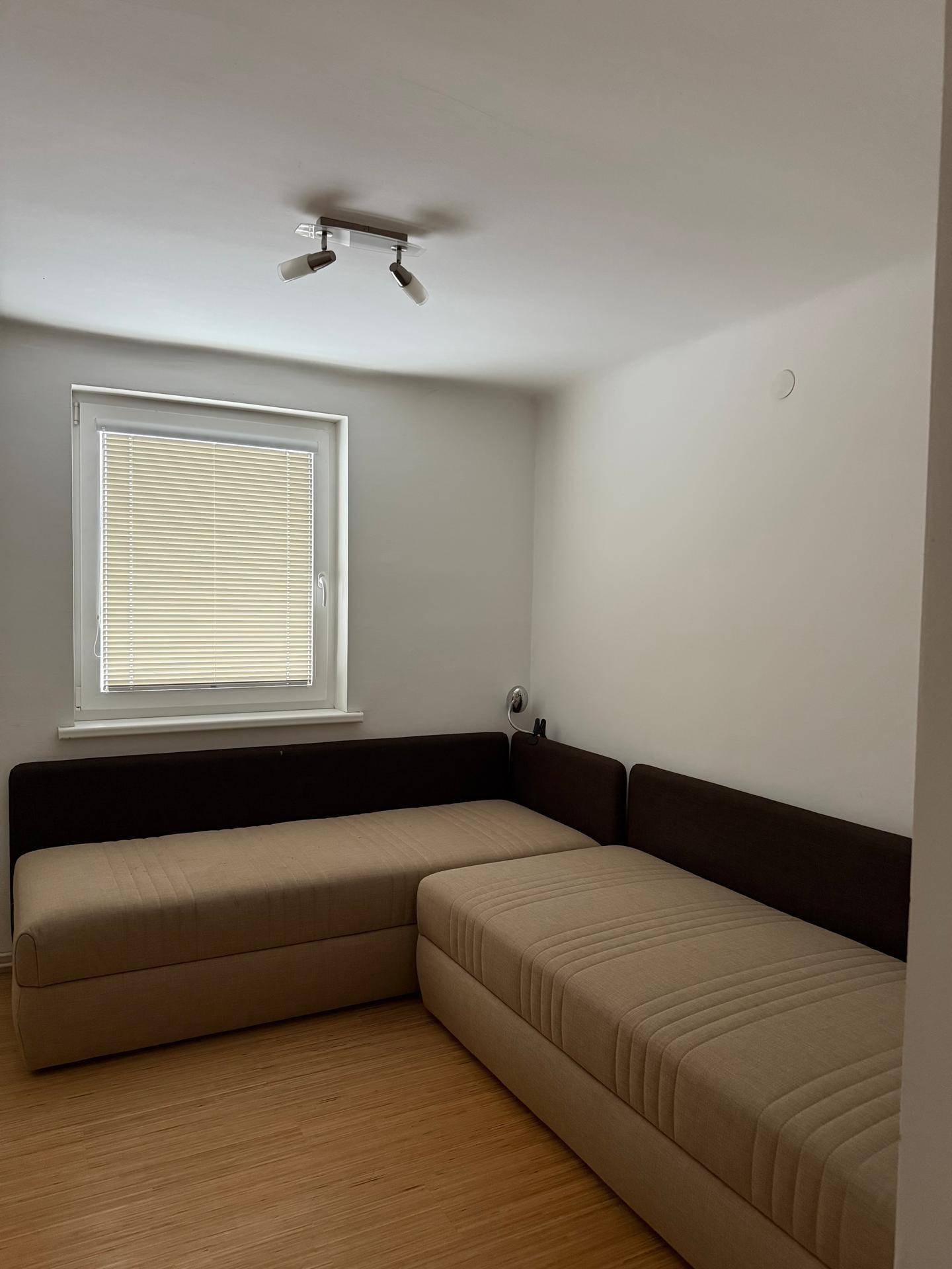 Vollmöbliertes 2-Zimmer-Haus mit Pool und Garten - Mehr