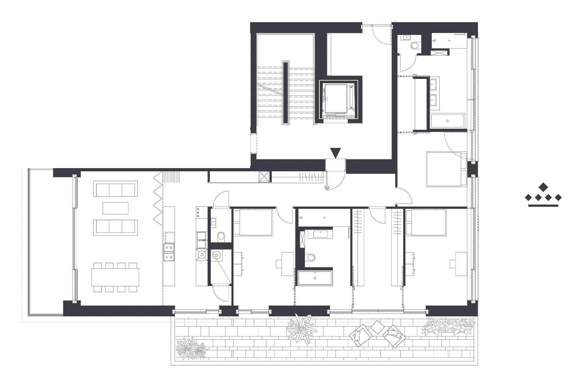 Detaillierter Grundriss einer Wohnung mit mehreren Zimmern und einem Balkon.