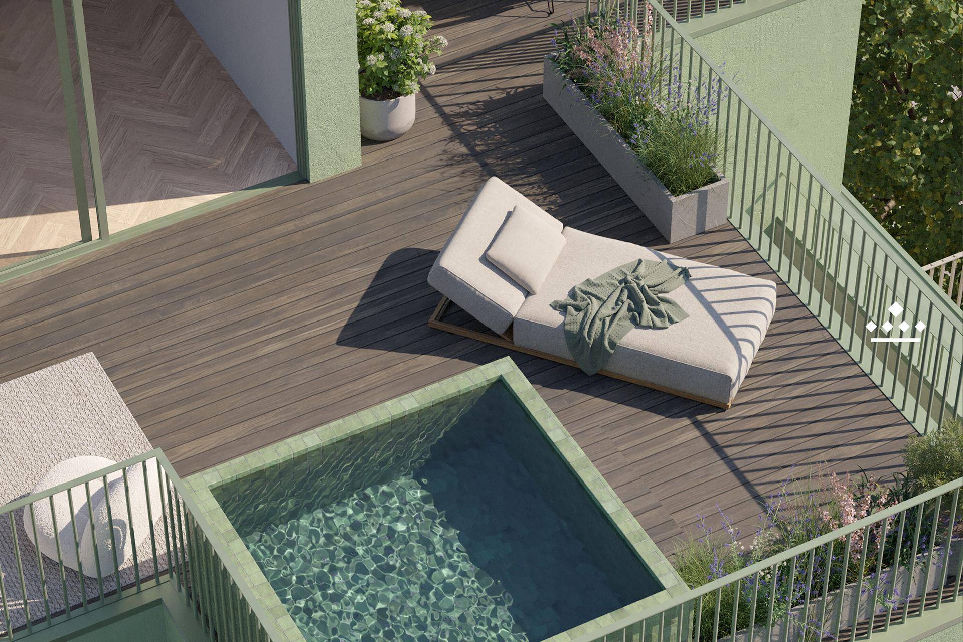 Dachterrasse mit kleinem Pool, Liegefläche und Blick auf die umliegende grüne Landschaft.