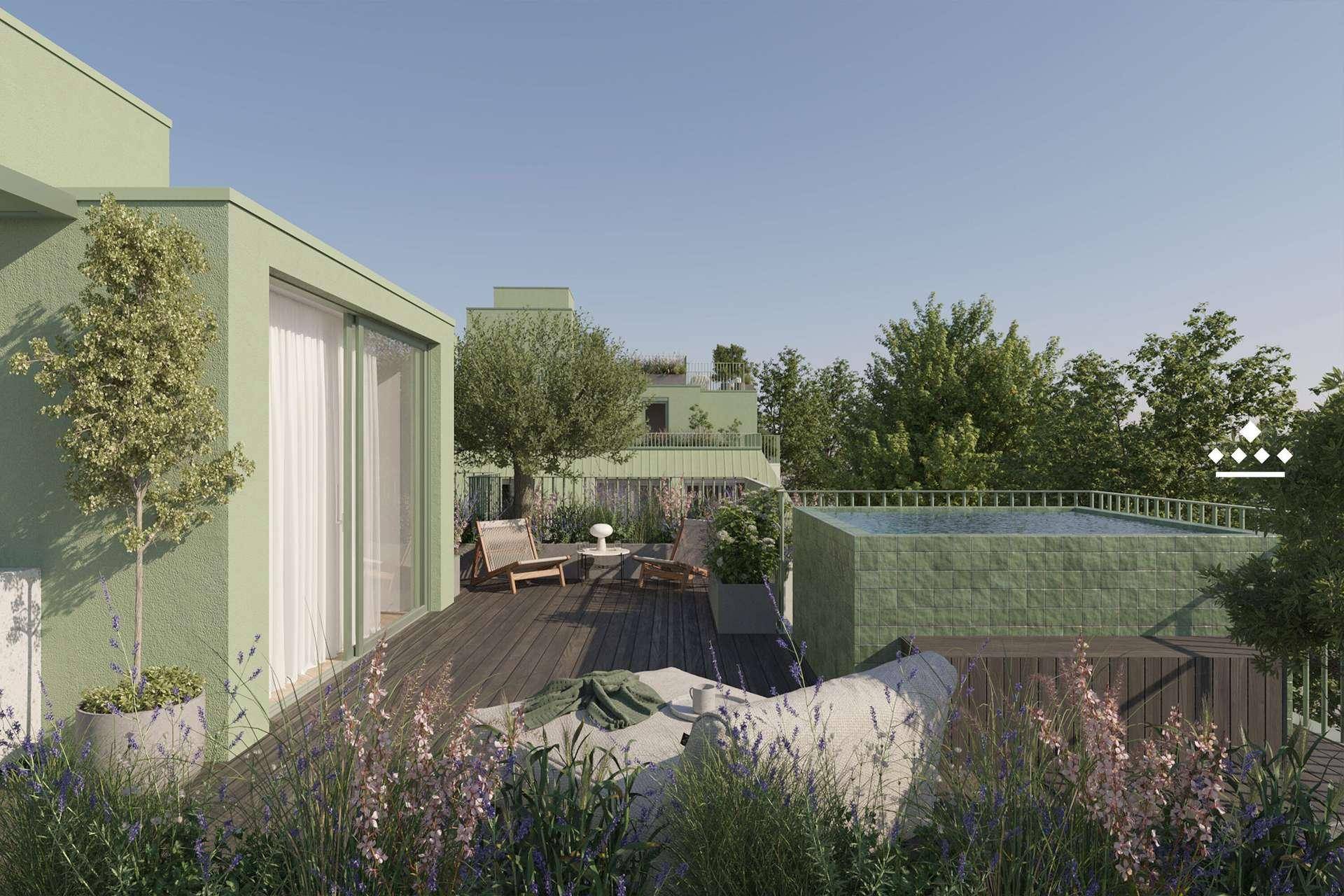 Exklusive Dachterrasse mit kleinem Pool und Liegeflächen, umgeben von Pflanzen und mit weitem Ausblick.