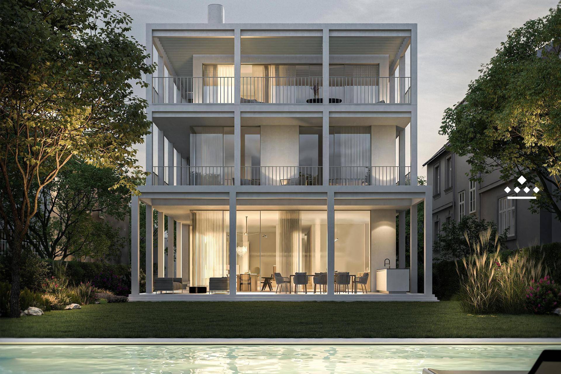 Moderne Villa mit mehreren Balkonen, großem Garten und privatem Poolbereich.