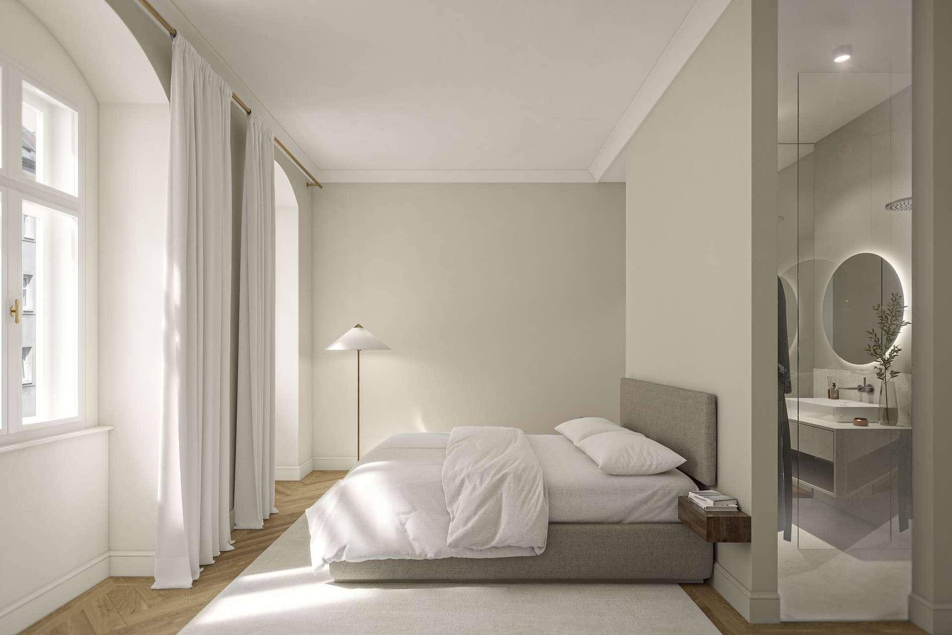 Modernes Schlafzimmer mit Holzboden und offenem Badezimmerbereich mit Glasdusche.