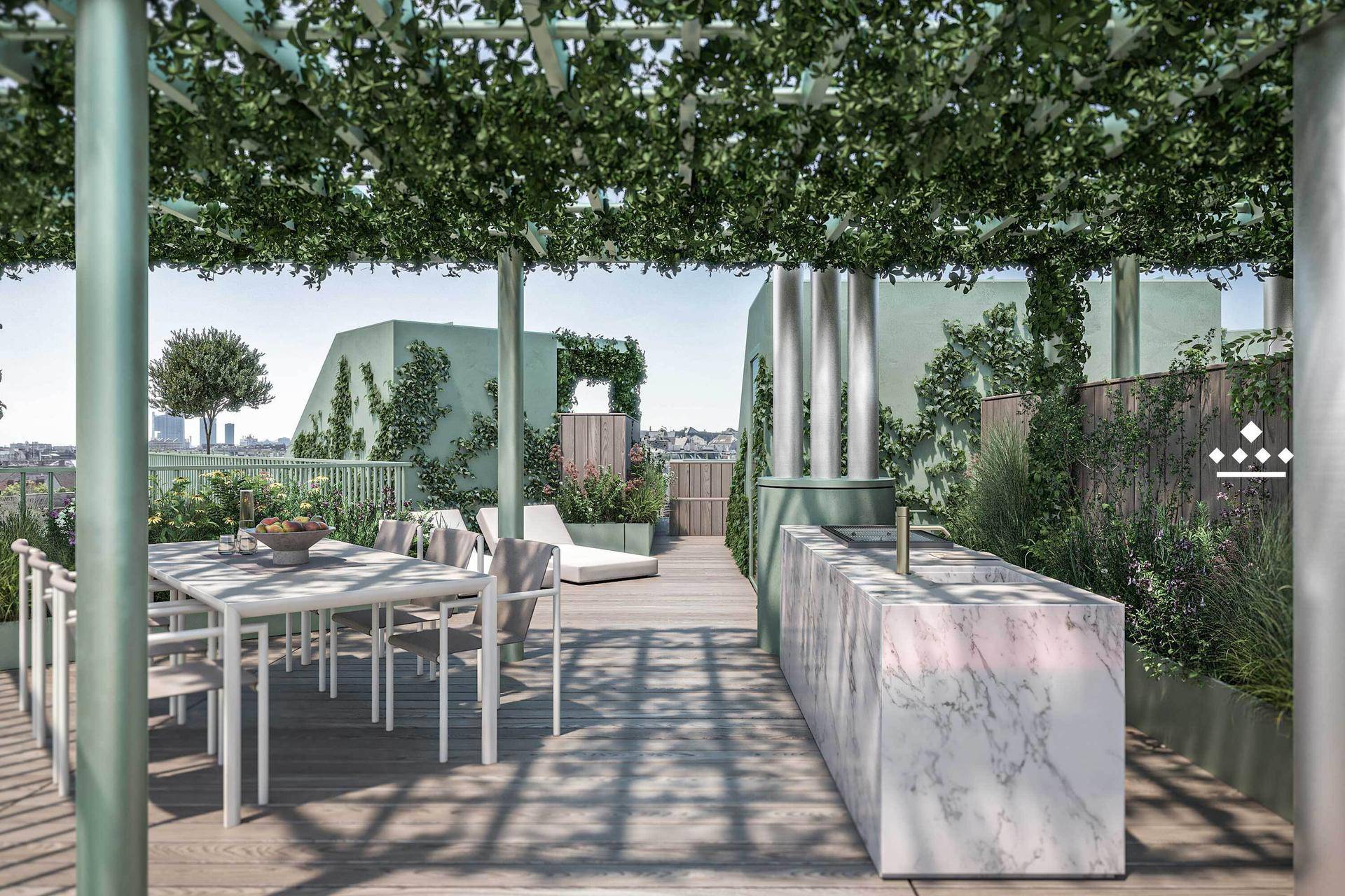 Weitläufige Dachterrasse mit Essbereich, Außenküche und üppiger Bepflanzung unter einer Pergola.