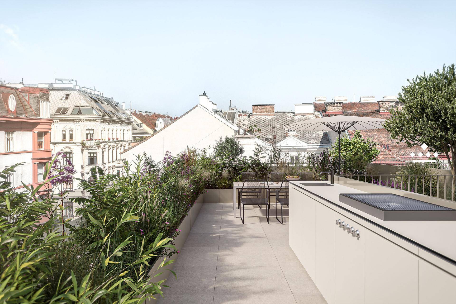 Lange Dachterrasse mit üppiger Bepflanzung, Essbereich und integrierter Außenküche.