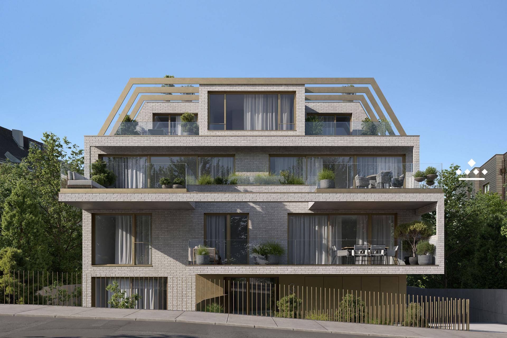 Frontansicht eines modernen Mehrfamilienhauses mit Ziegelfassade und großzügigen Balkonen.