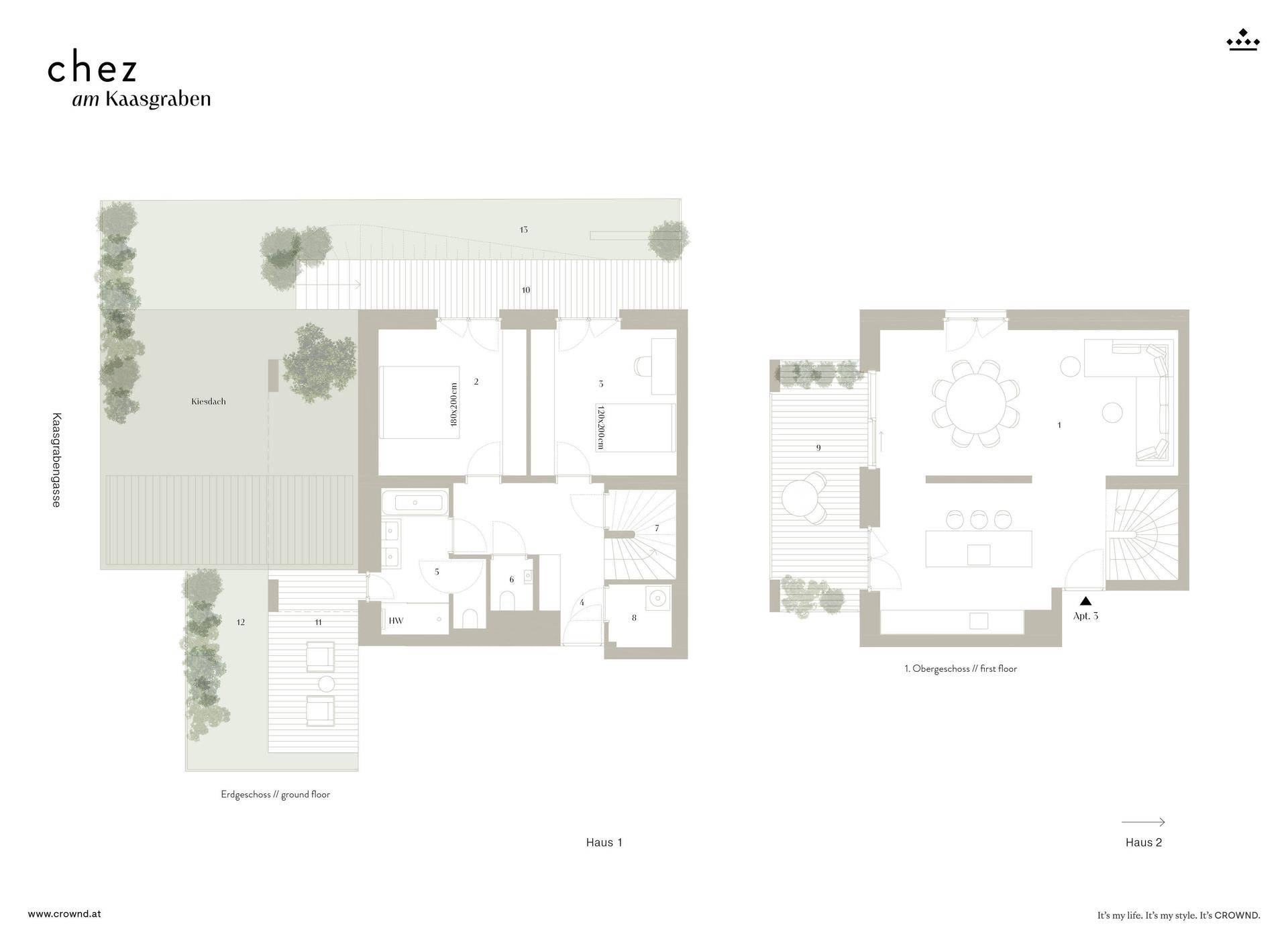 Grundriss für zwei Häuser mit Garten, Terrassen und offenem Wohnbereich.