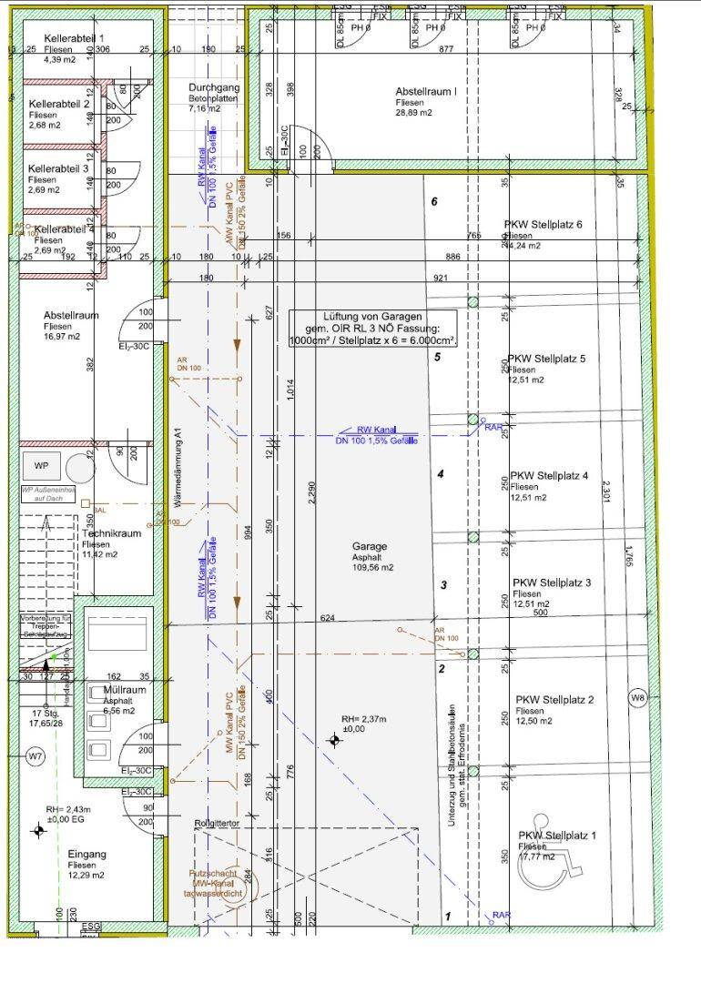 Grundrissplan des Kellergeschosses mit Abstellräumen und Tiefgaragenstellplätzen.