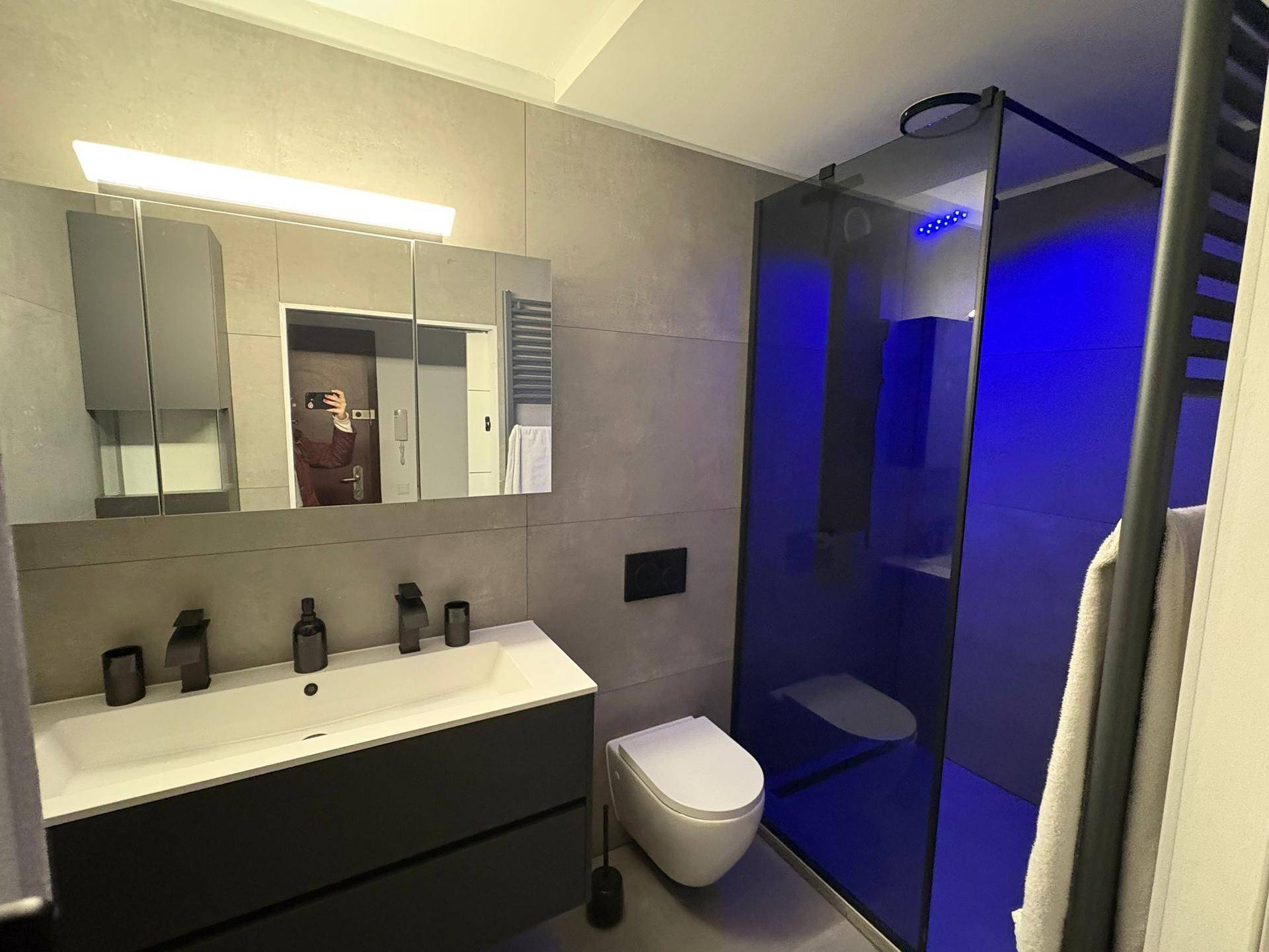 ROOFTOP JUWEL: 130m² DG-Wohnung inkl. einer 30 m² Dachterasse - direkt von JEDEM Zimmer begehbar - Privatverkauf - Preis VHB - Widok 5