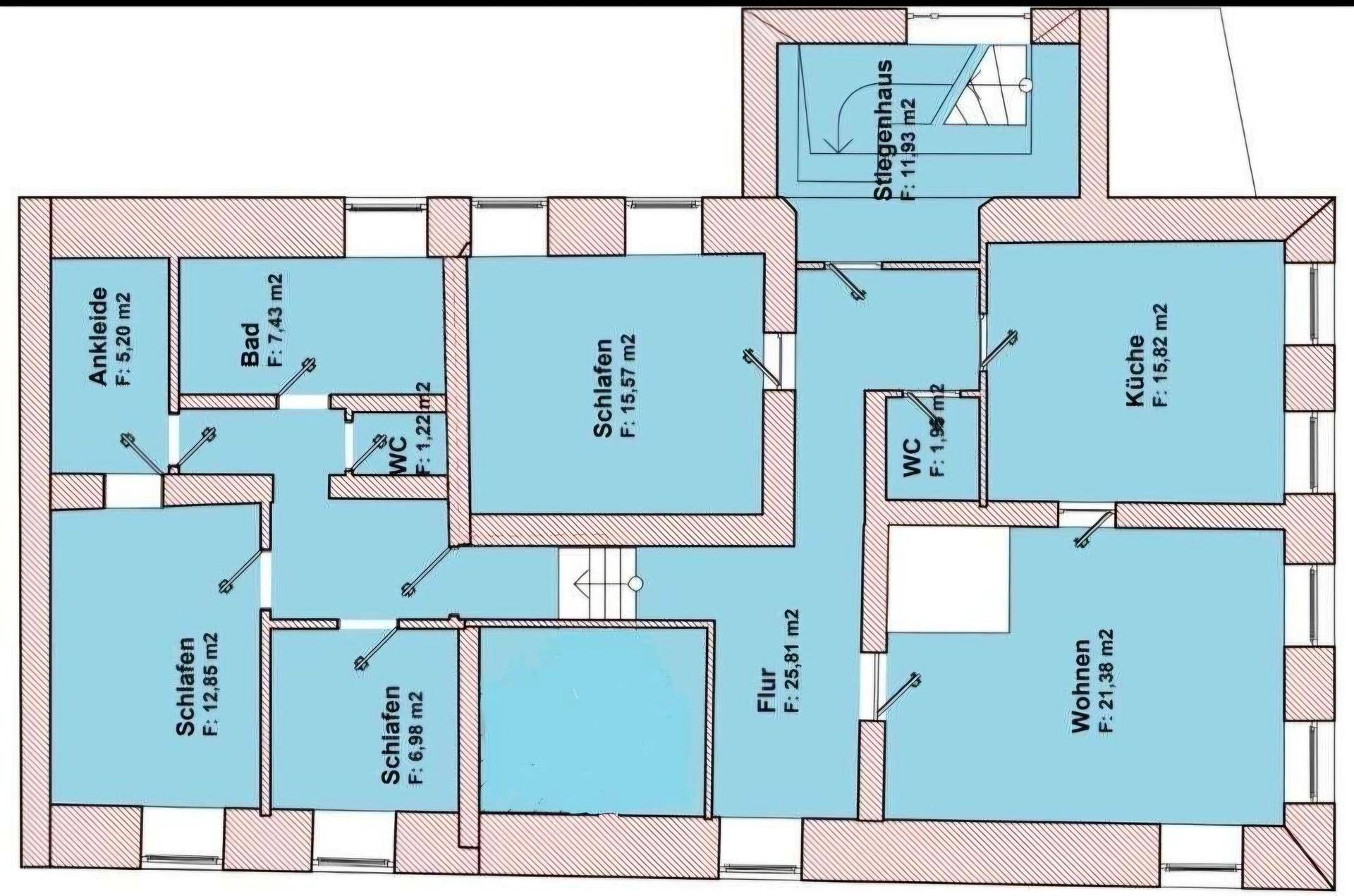 Grundrissplan einer Wohnung mit mehreren Schlafzimmern, Bad, Küche und Wohnbereich.