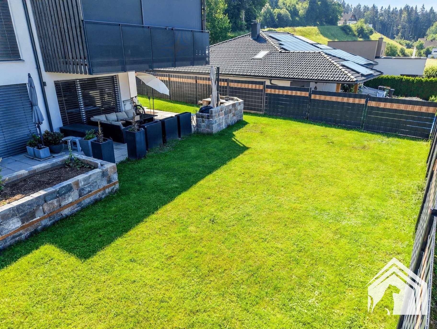 Garten mit Terrasse