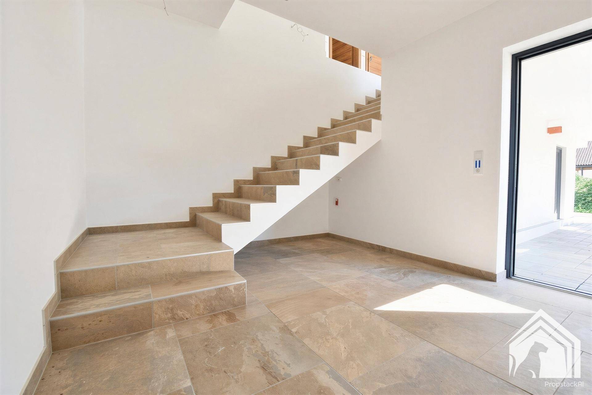 Flur mit Treppe