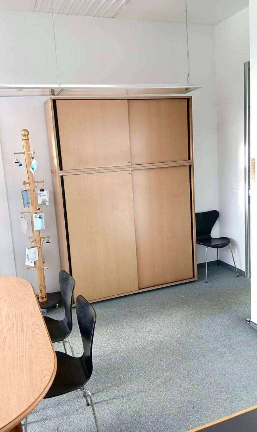 2 Büros mit Kaffeeküche, WC, Lagerräume – pohled 3