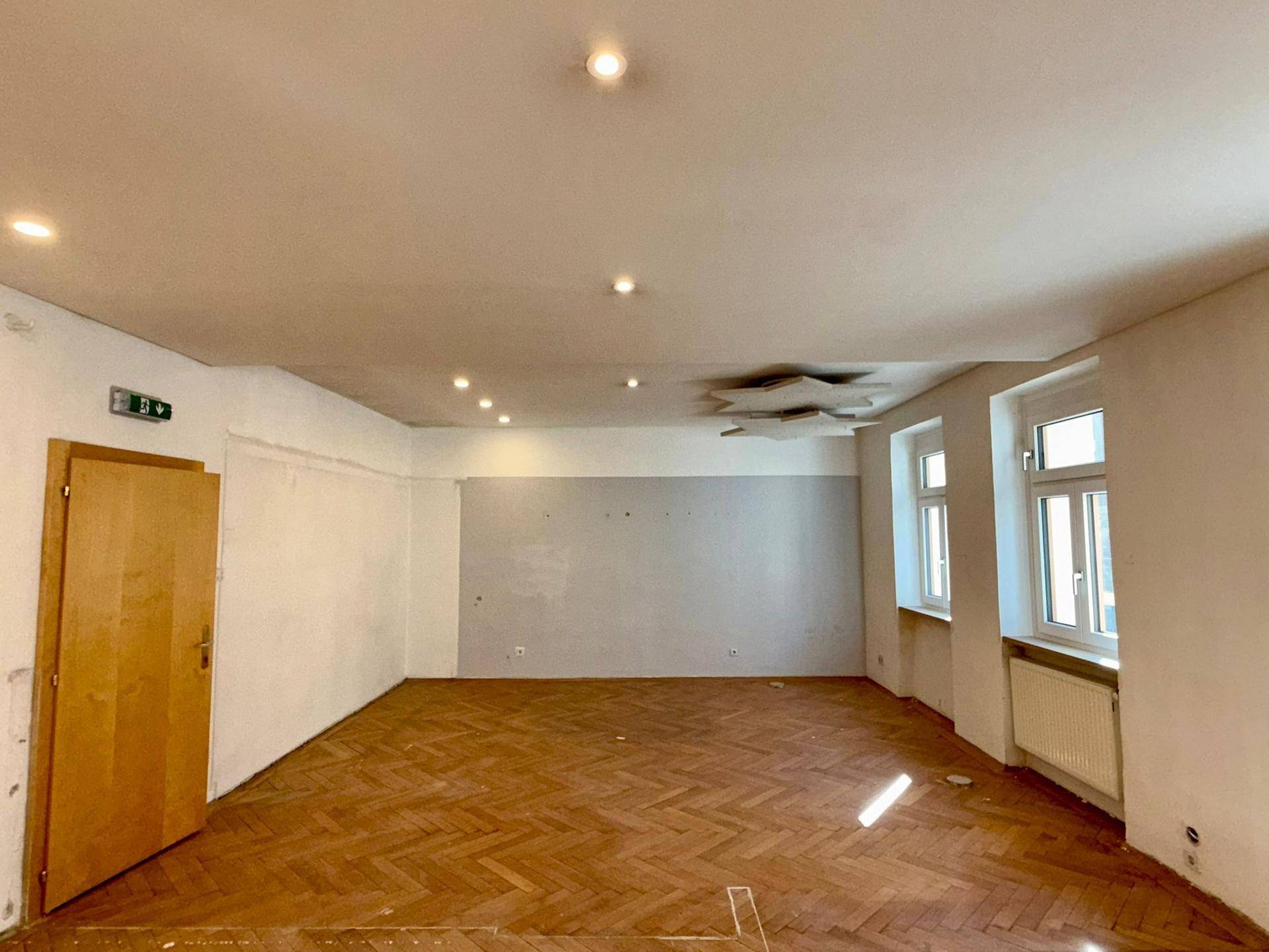 170m² Bürofläche mit 5 Räumen in Innsbruck, Zentrale Lage mit flexibler Raumgestaltung - Ansicht 2