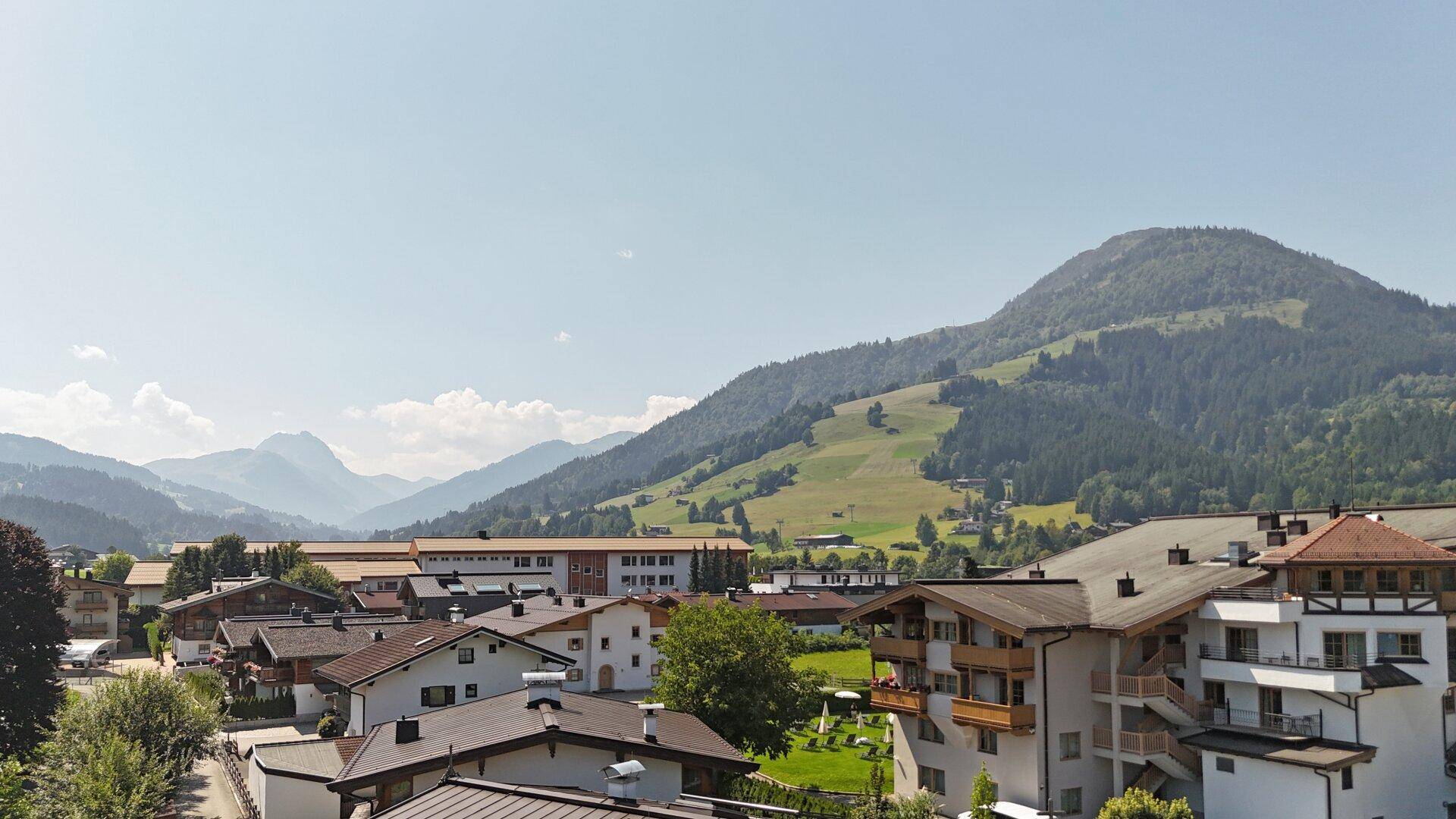 Traumhaftes Baugrundstück mit atemberaubenden Berg- &amp; Fernblick - Vista 2
