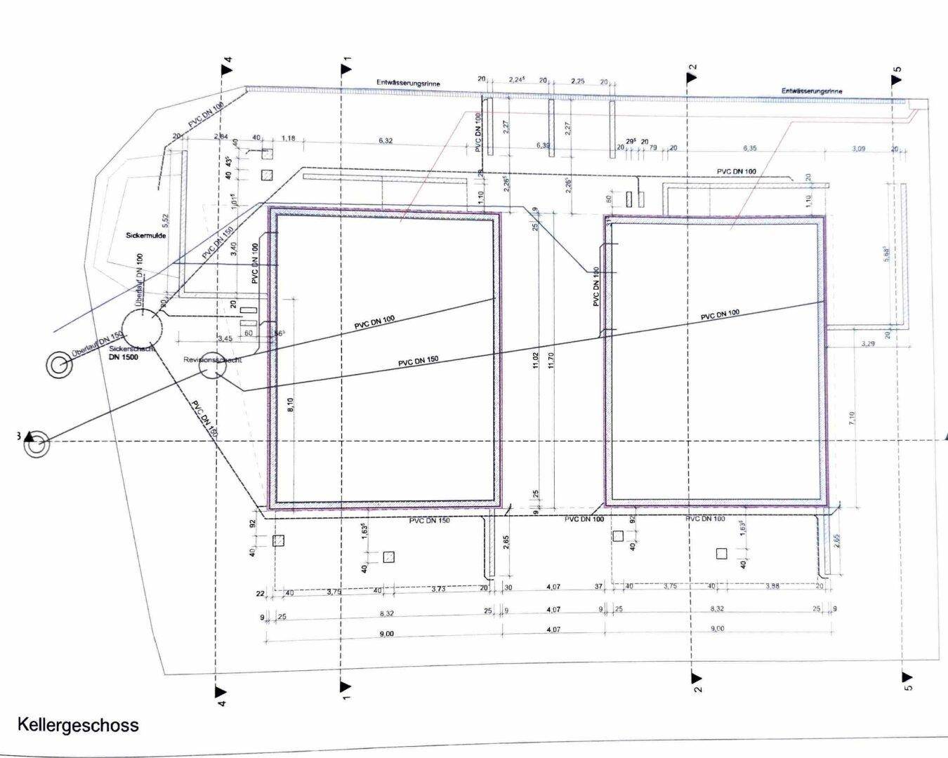 Technischer Plan des Kellergeschosses mit Leitungsführungen und Fundamentdetails.