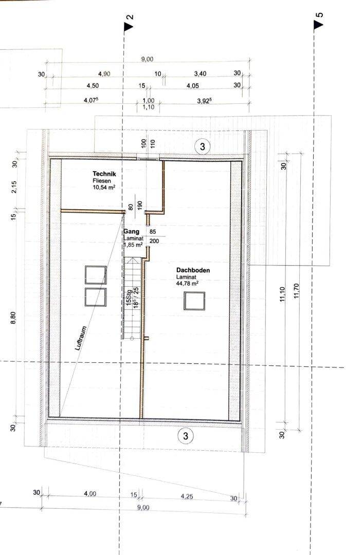 Grundriss des Dachraums mit Technikbereich und Ausbaureserve für zusätzlichen Wohnraum.