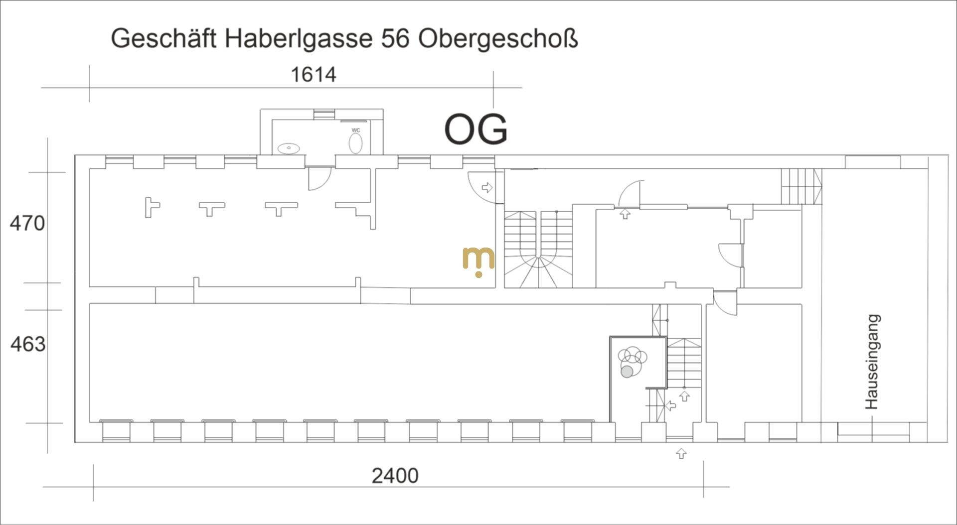 Grundriss des Obergeschosses eines Geschäftsgebäudes mit Eingangsbereich und Treppen.