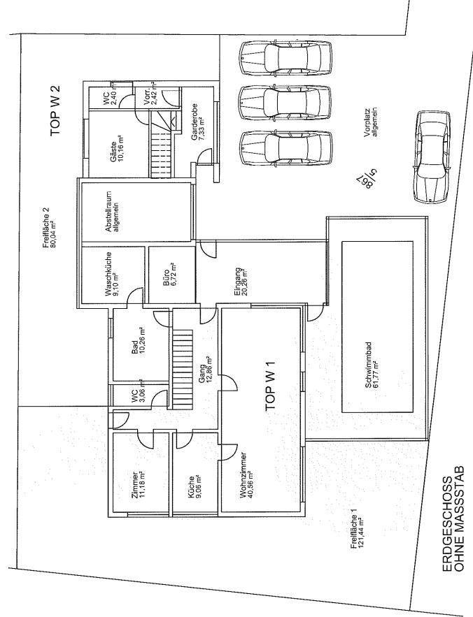 Grundriss des Erdgeschosses mit Wohnzimmer, Küche, Bad, Büro und Zugang zu Außenbereichen und Schwimmbad.