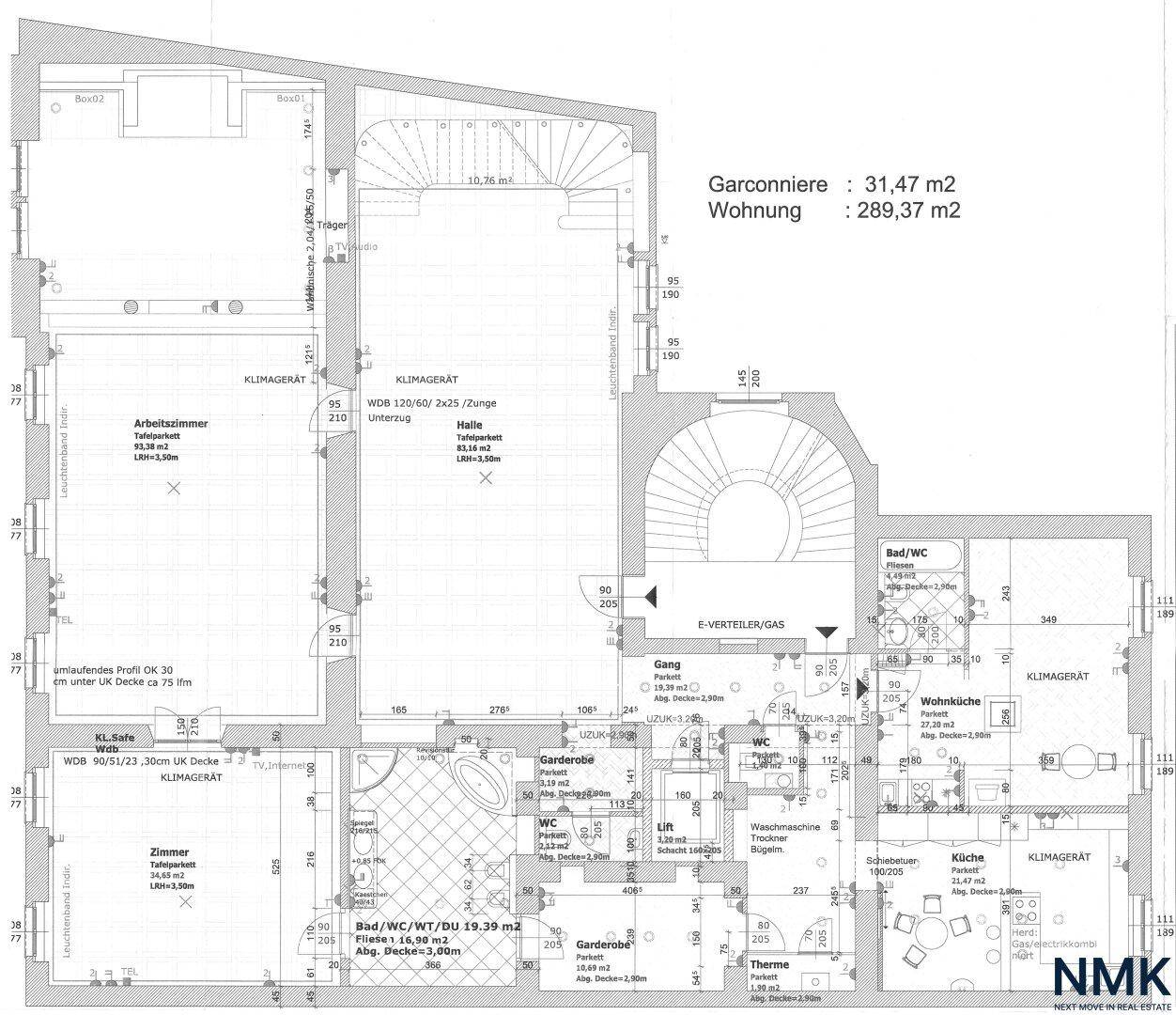 Detaillierter Grundriss einer Wohnung mit mehreren Zimmern und Bädern.