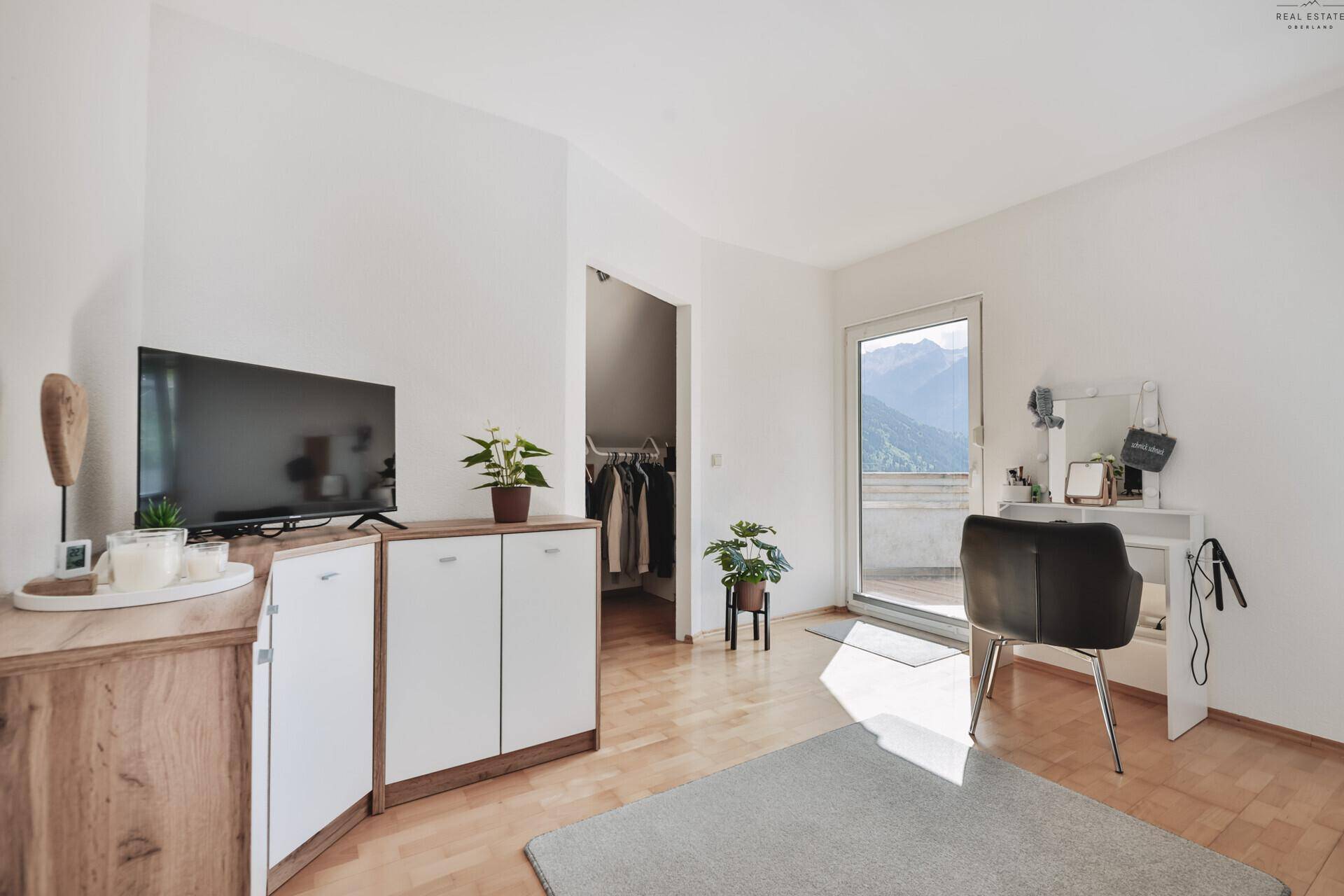 Schlafzimmer 1