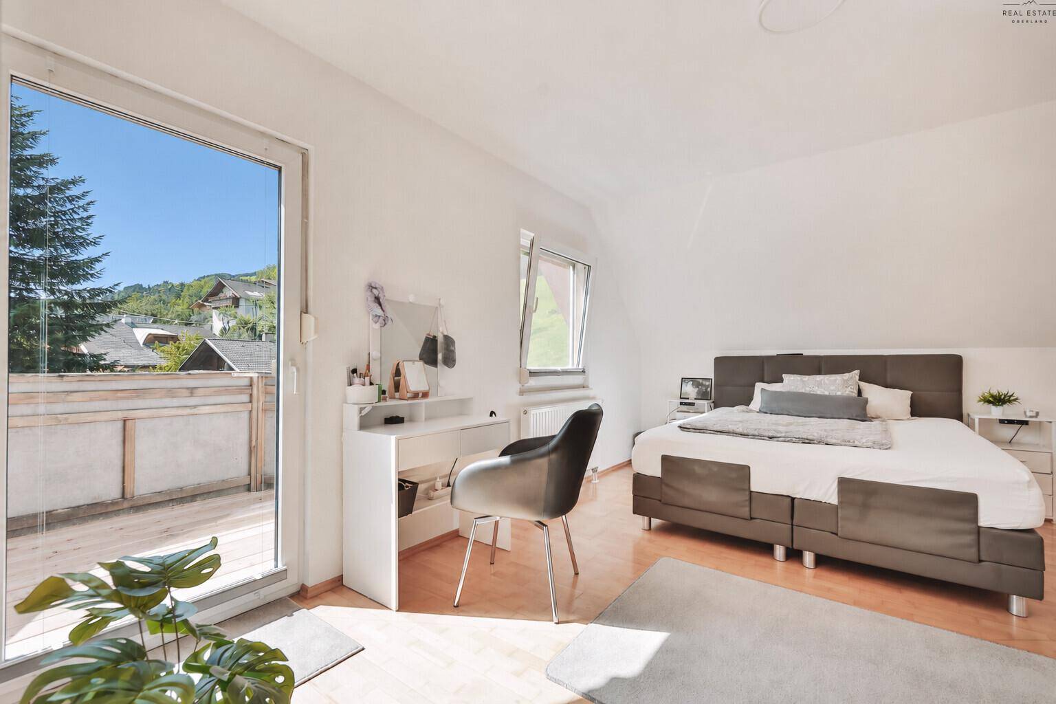 Schlafzimmer 1