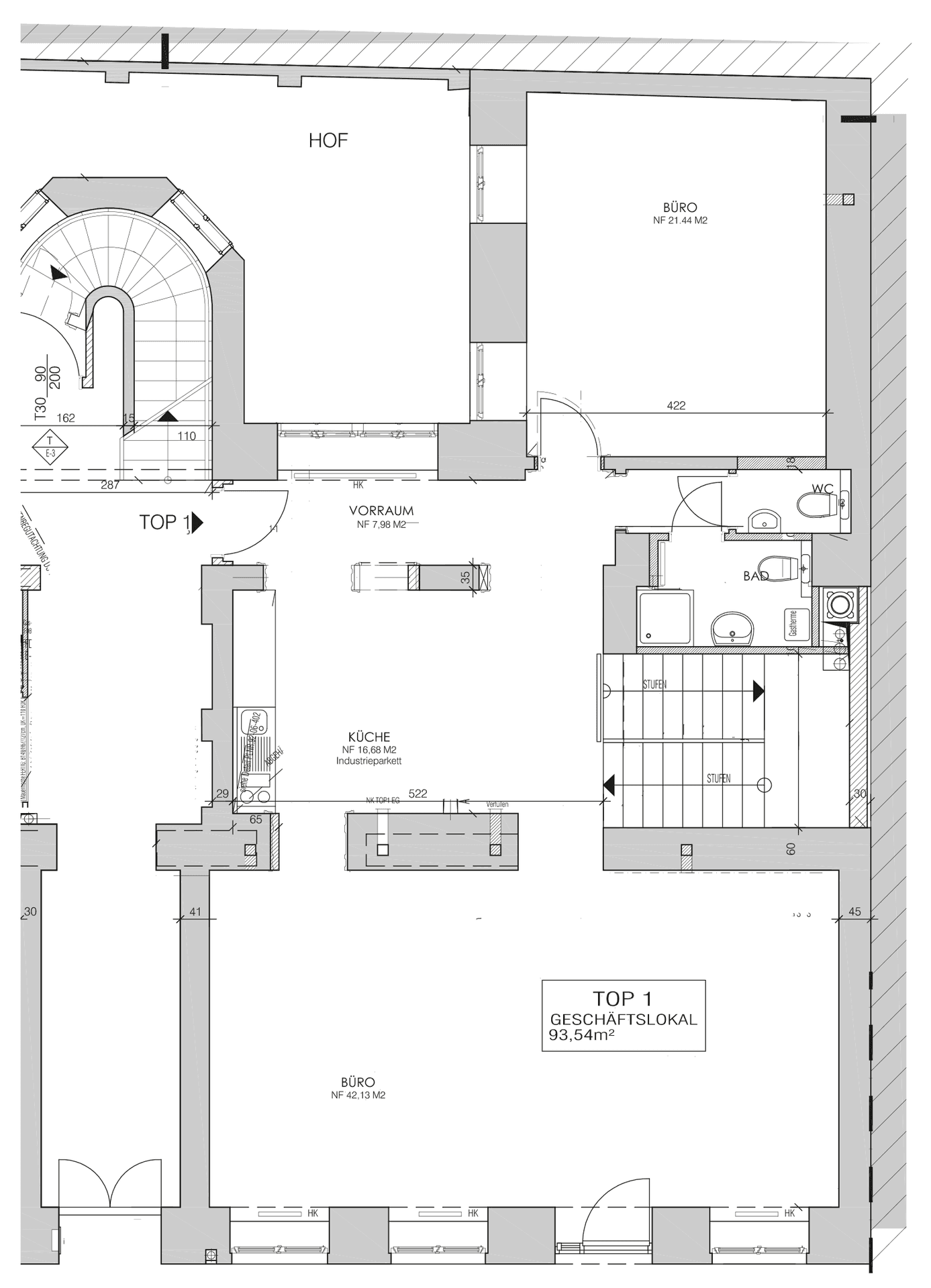 Grundriss des Geschäftslokals mit Büros, Küche und Hofzugang.