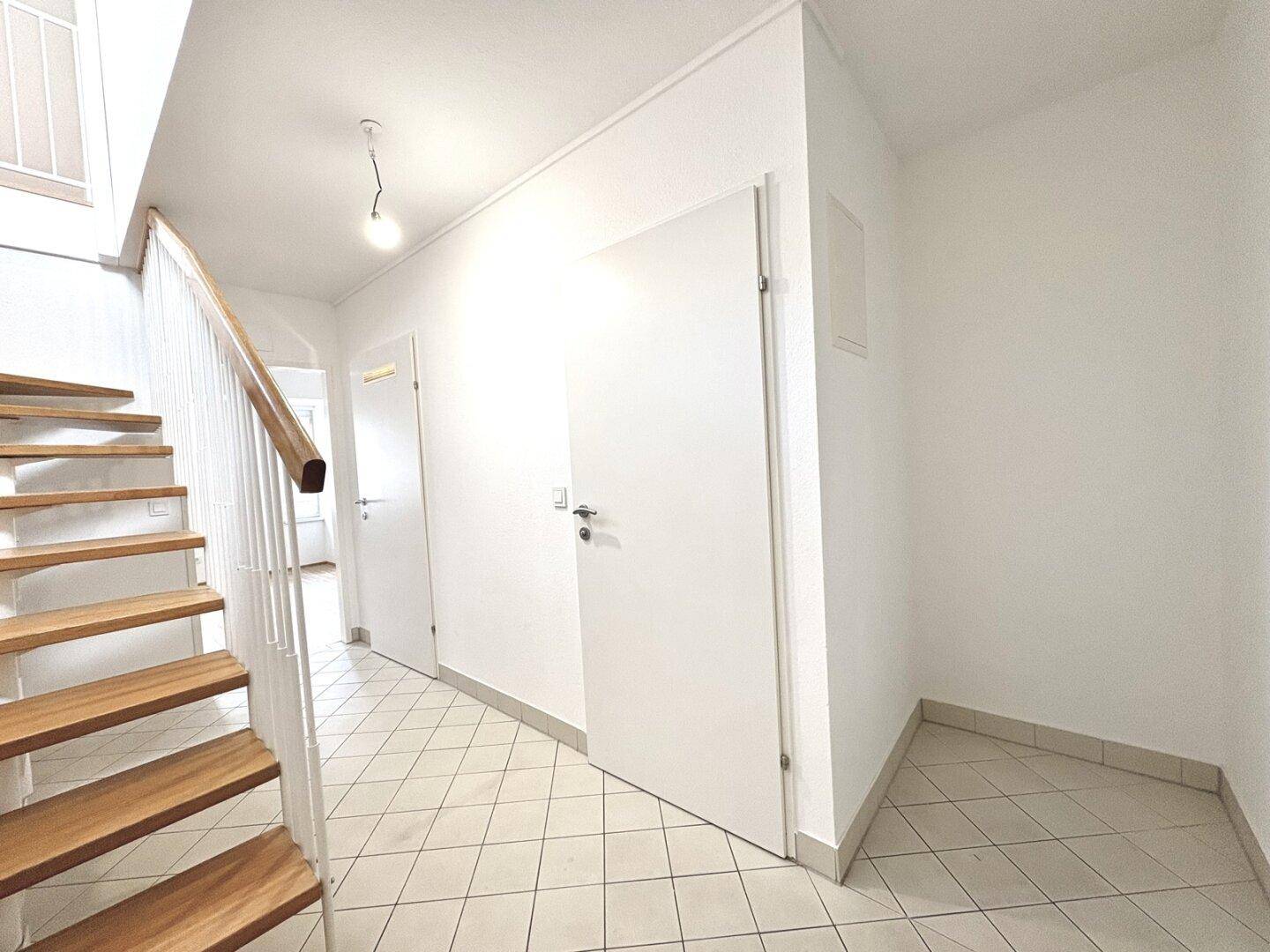 Klimatisierte 2-Zimmer-Dachgeschoss-Maisonette mit Terrasse – ruhige Lage in Hernals nahe AKH - Ansicht 2