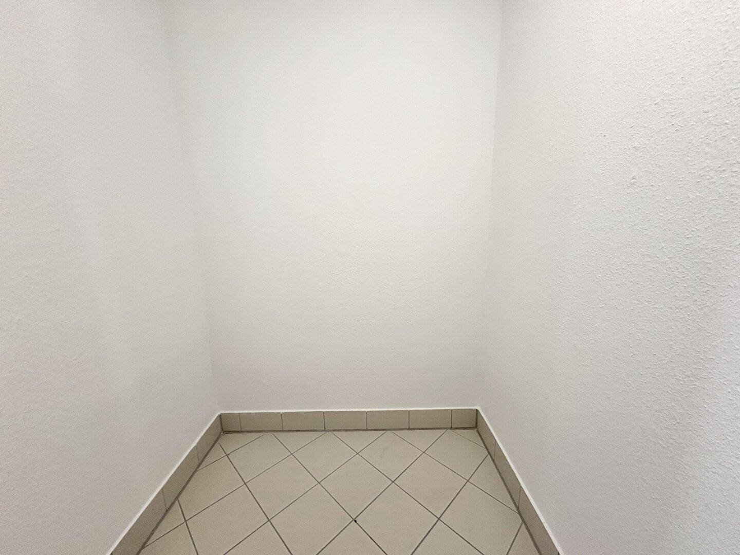 Klimatisierte 2-Zimmer-Dachgeschoss-Maisonette mit Terrasse – ruhige Lage in Hernals nahe AKH - Ansicht 4