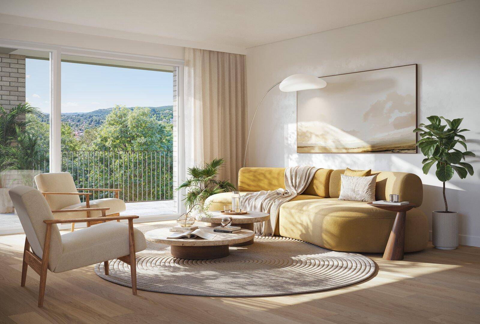 Gemütliches Wohnzimmer mit modernem Sofa, Holzboden und Zugang zu einem Balkon mit grüner Aussicht.