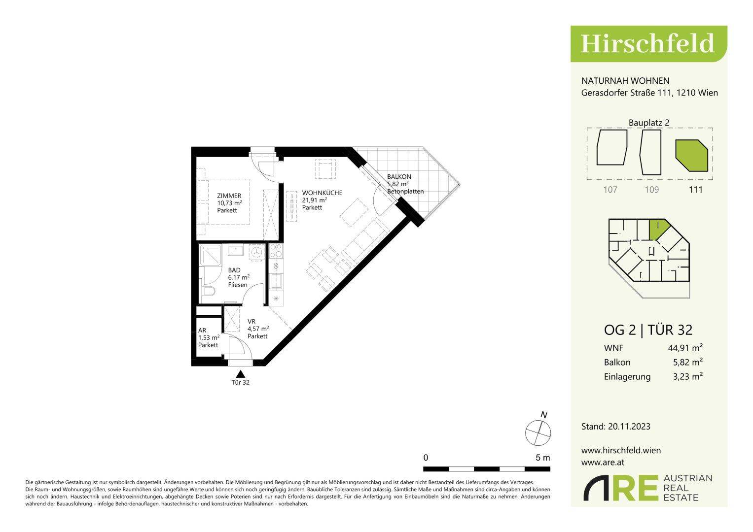Grundriss der Wohnung OG 2 Tür 32 mit Wohnküche, Zimmer und Balkon.