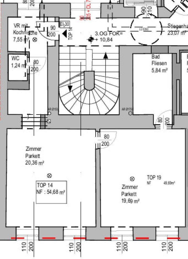 Grundrissplan mit mehreren Zimmern, Bad, WC und Treppenhaus auf einer Etage.
