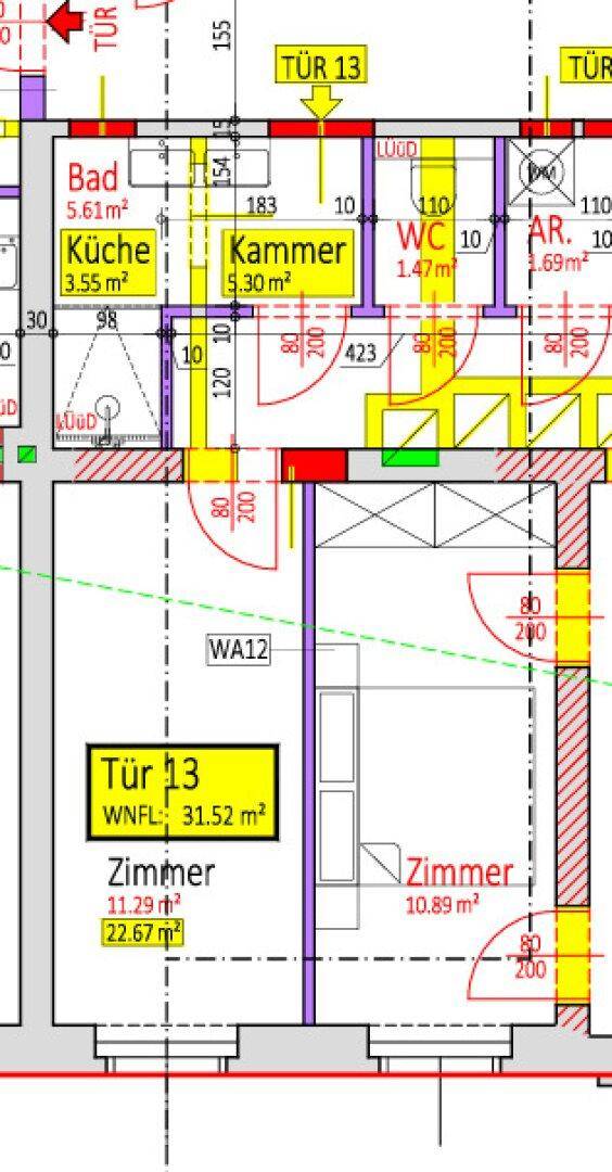 Ausschnitt eines Grundrisses mit verschiedenen Räumen wie Bad, Küche, Kammer und WC.