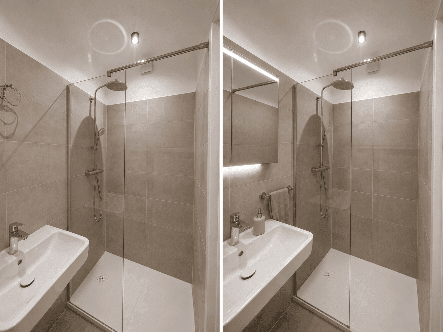 Modernes Badezimmer mit ebenerdiger Dusche und Waschbecken, mit und ohne Spiegelschrank.
