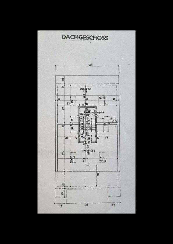 Grundriss des Dachgeschosses mit Abstellflächen und Dachboden.