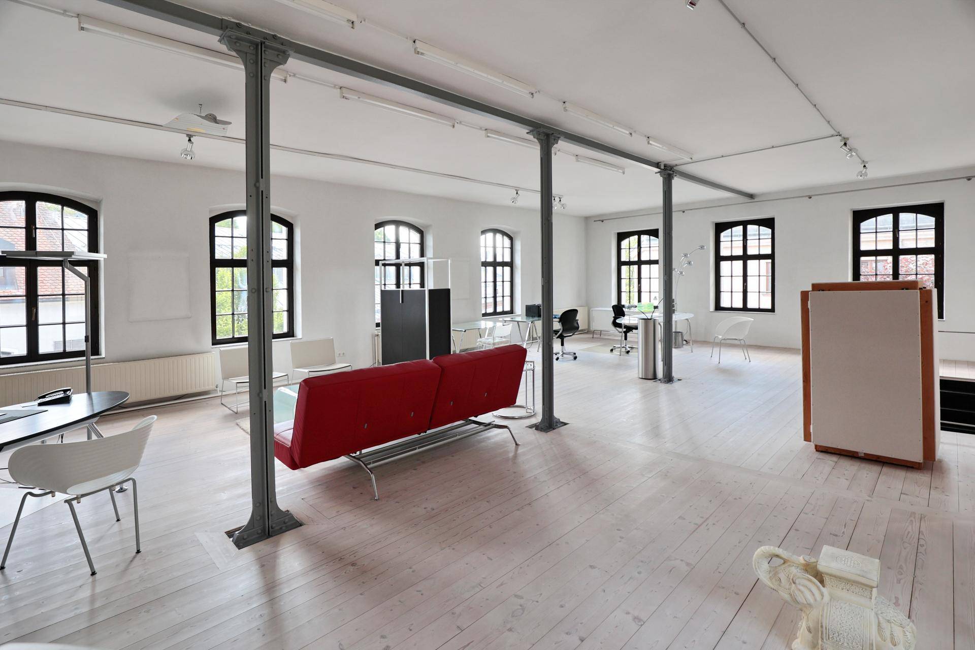 Einzigartiges, vollrenoviertes, möbliertes Büro 372 m² in Steyr - Ansicht 2