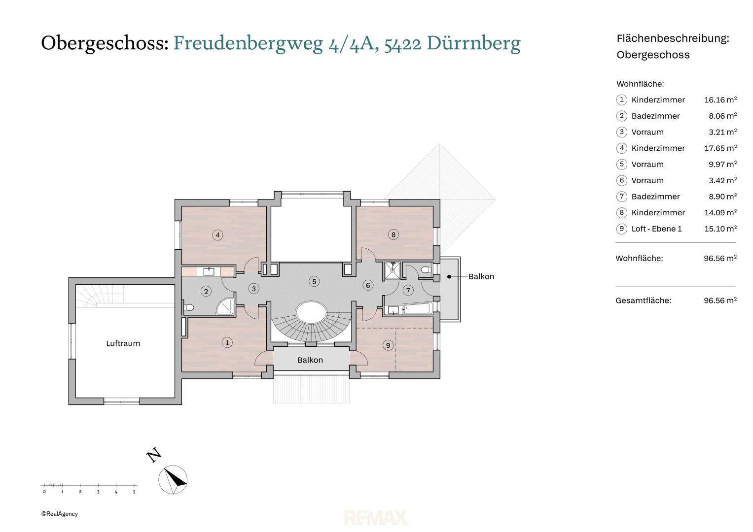 Grundriss des Obergeschosses mit mehreren Kinderzimmern, Bädern und Balkonzugang.