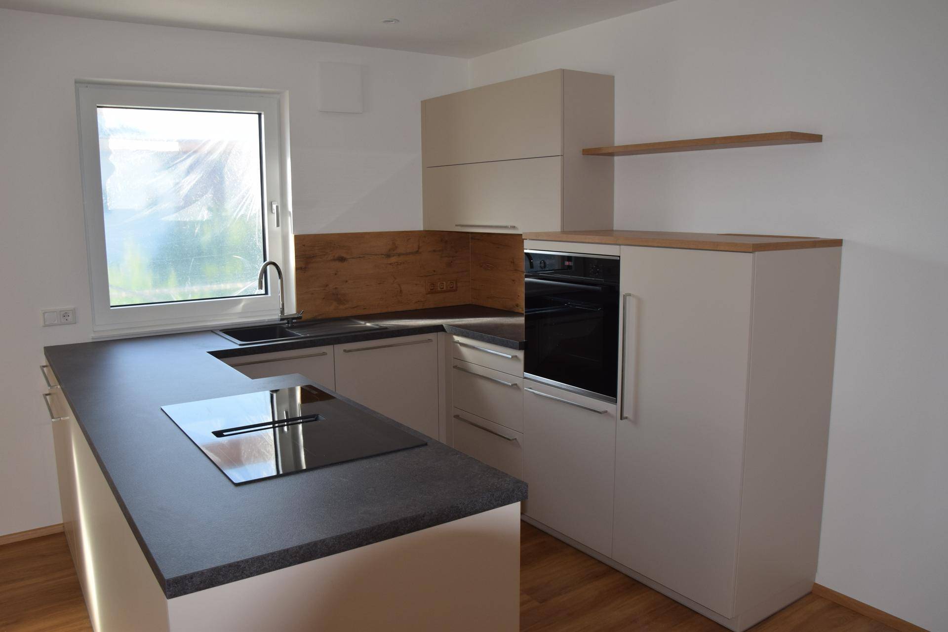 Neubau-OG Wohnung Bergheim: Erstbezug mit Lift &amp; Top-Anbindung - Ansicht 2