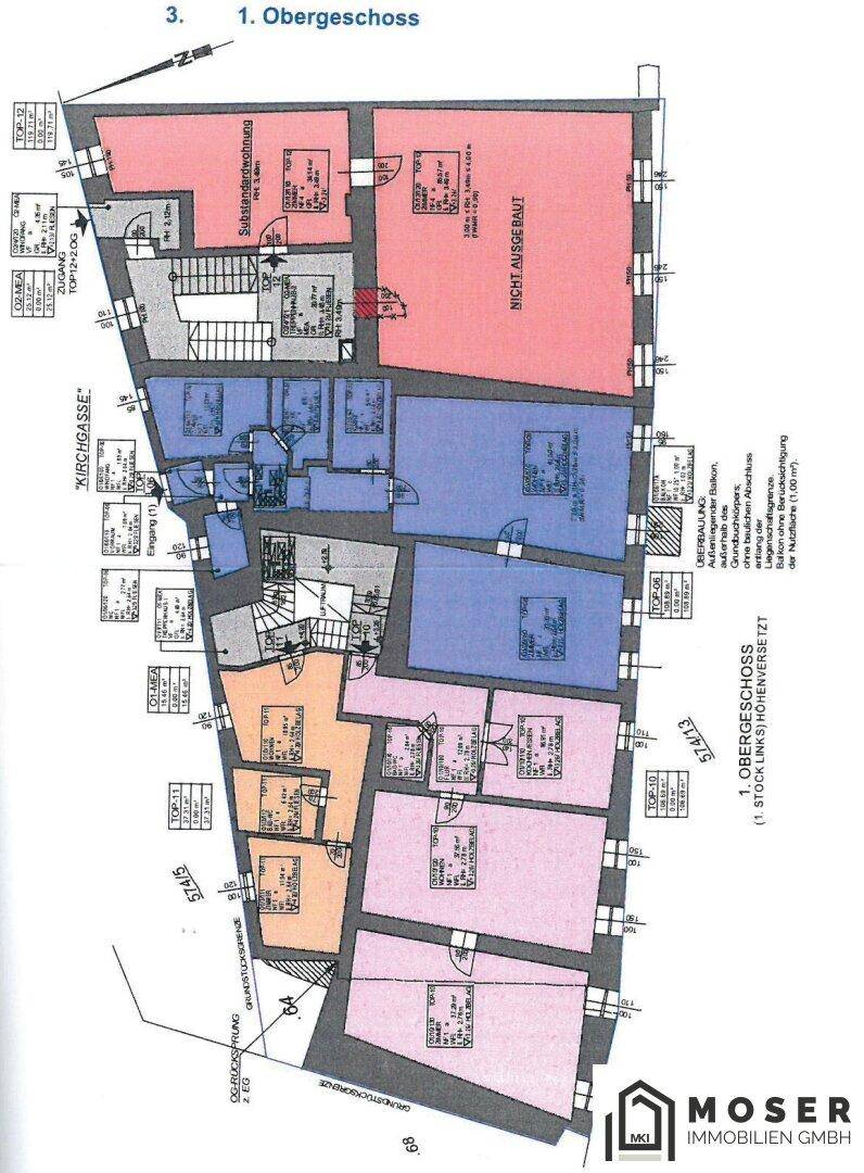 Grundriss des ersten Obergeschosses mit verschiedenen Wohneinheiten und Treppenhaus.