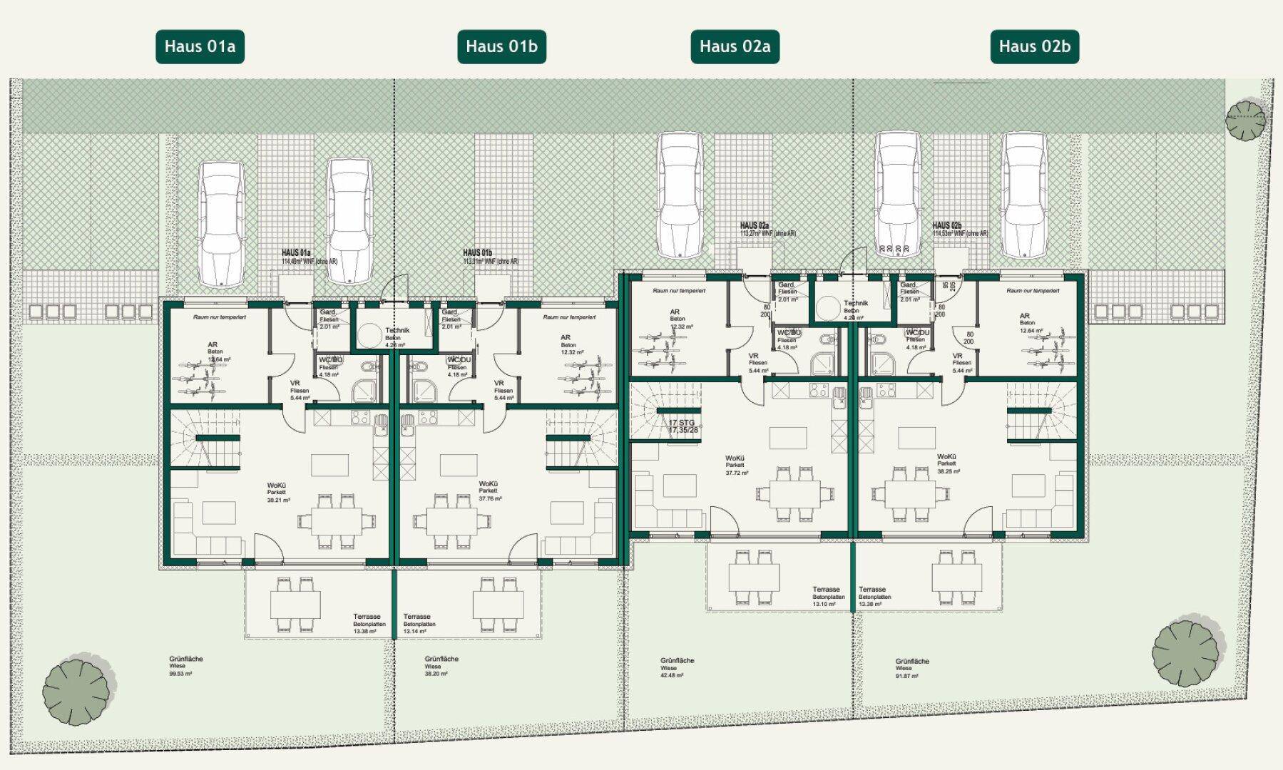 Übersichts-Grundrissplan für vier Reihenhauseinheiten mit Terrassen und Parkplätzen.