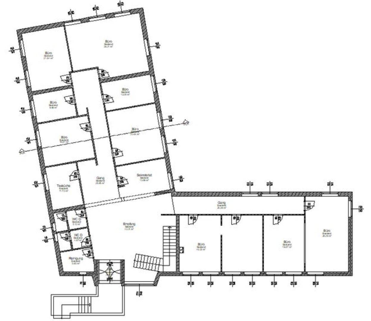 Grundriss des Obergeschosses mit mehreren Büroräumen, Empfangsbereich und Sanitäranlagen.