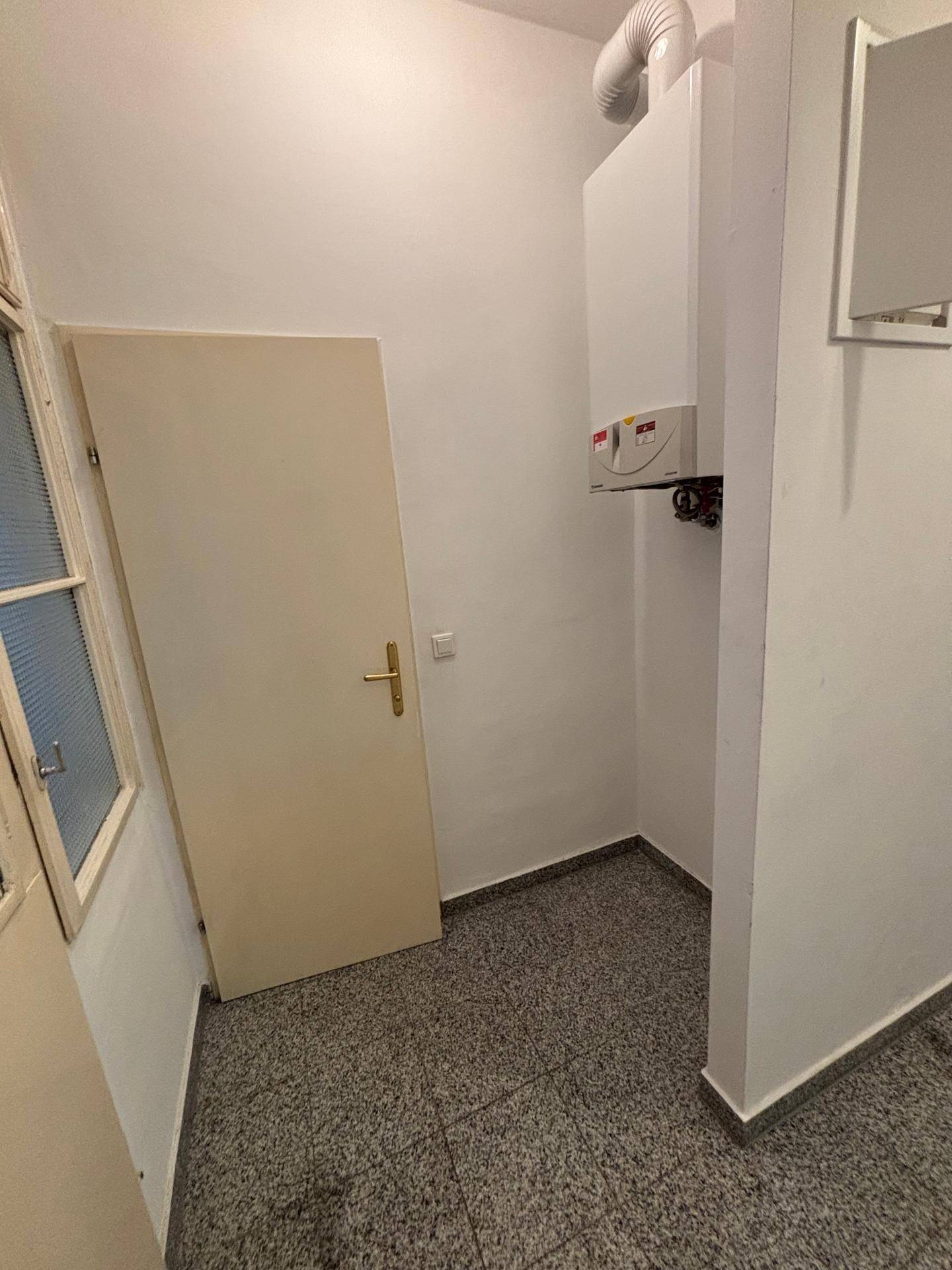 Helle 2-Zimmer-Wohnung in aufstrebender Lage des 16. Bezirks - Ansicht 2