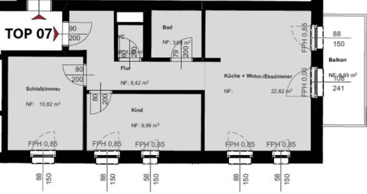 Grundriss einer Wohnung mit Schlafzimmern, Bad, WC und offenem Wohn-Essbereich mit Balkon.