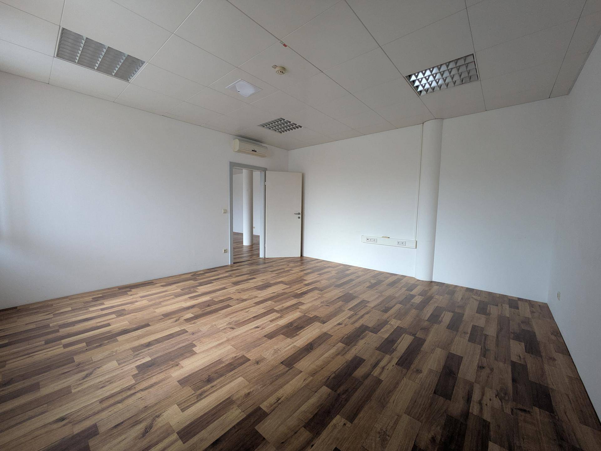 Büro im Wirtschftszentrum Spielberg - Mehr