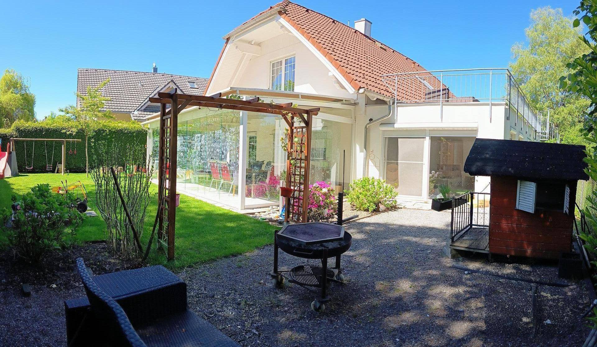 Modernes Einfamilienhaus provisionsfrei, mit Wintergarten, Whirlpool und großem Garten zentrumsnah in Sackgasse - Ansicht 2